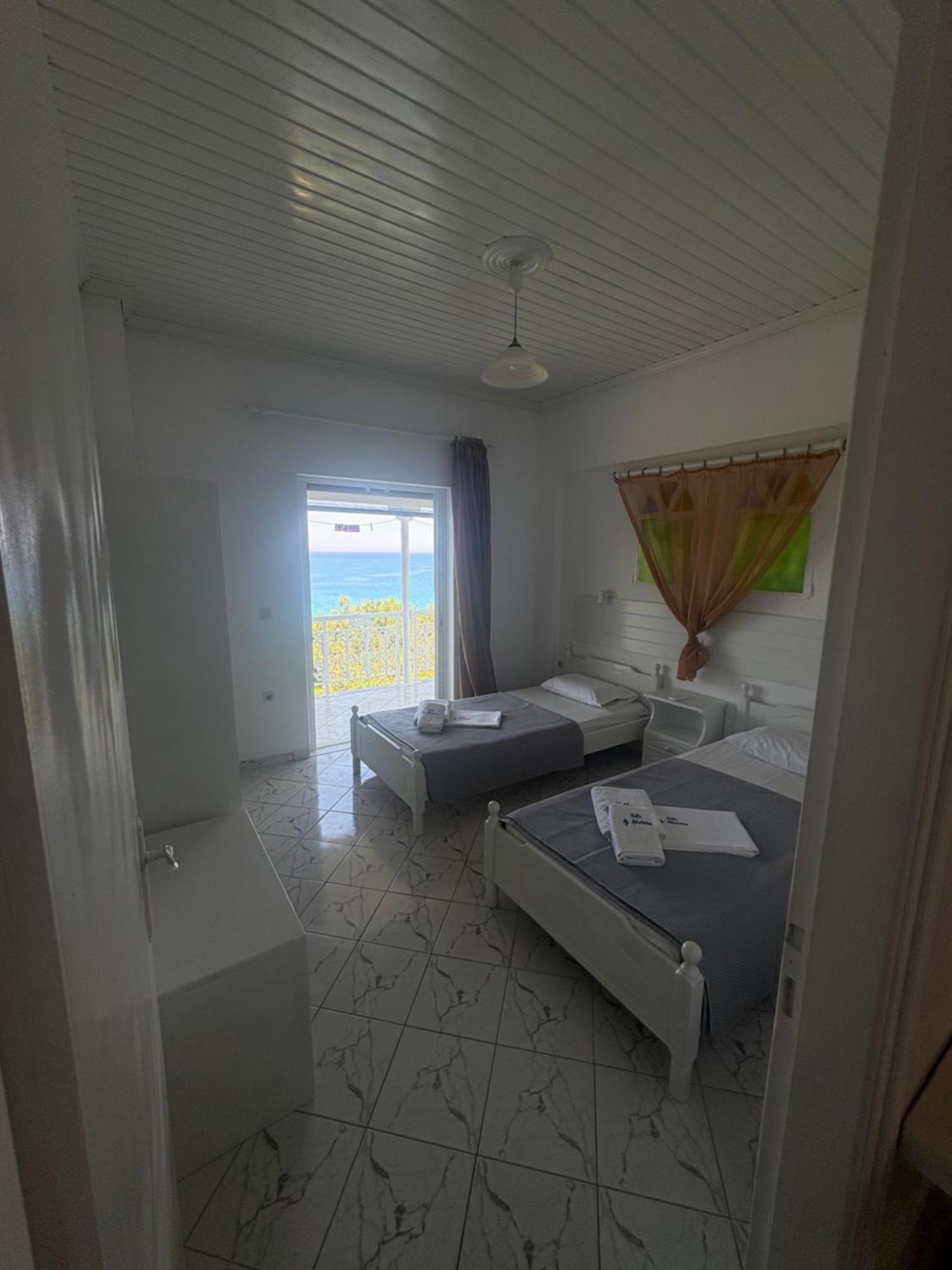 Villa Agia Aikaterini Amoudi Exterior foto
